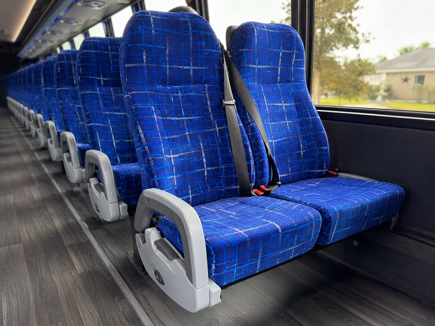 charter buses to toyota amphitheatre in wheatland from vacaville