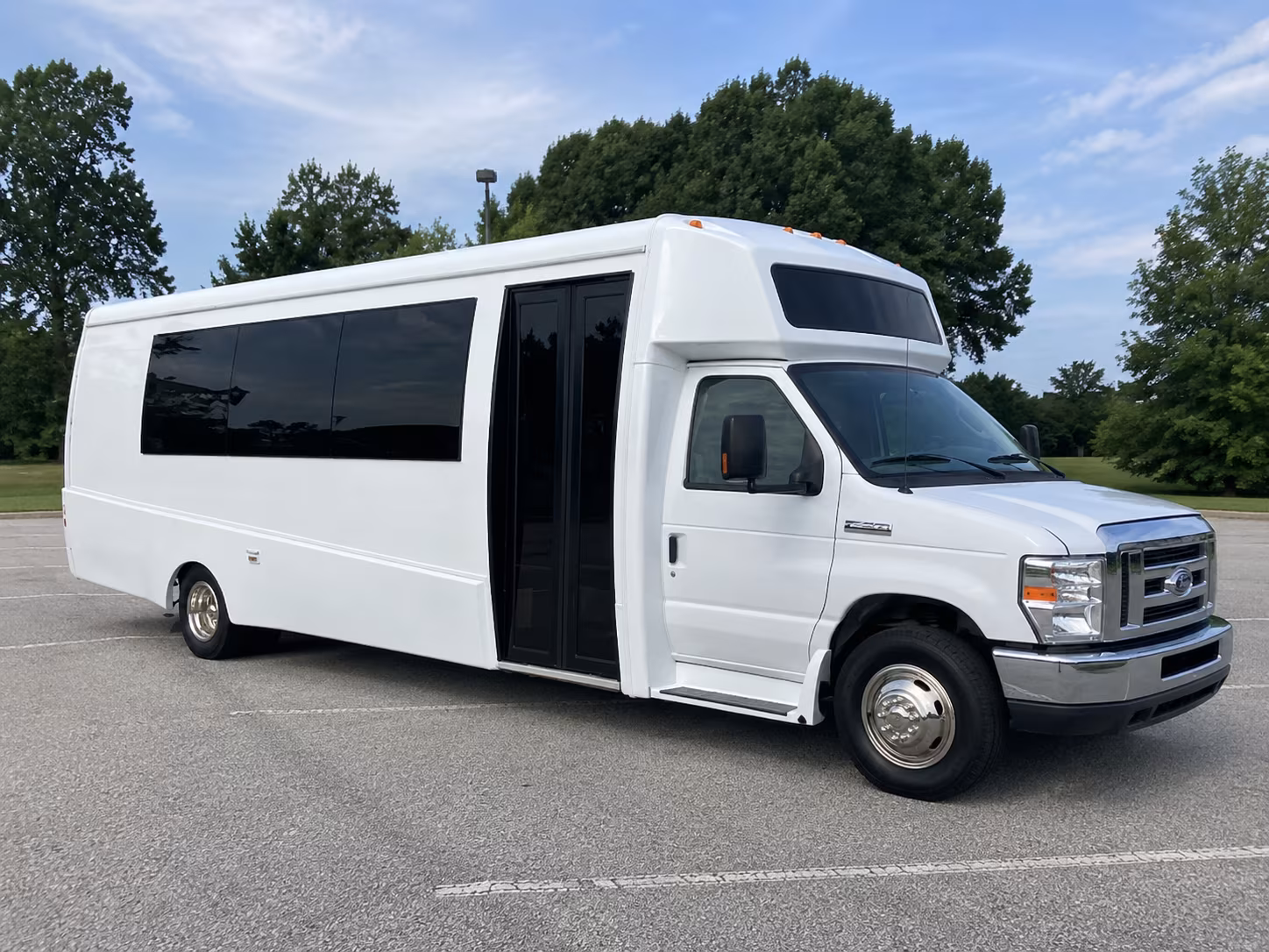 vacaville 18 passenger party bus